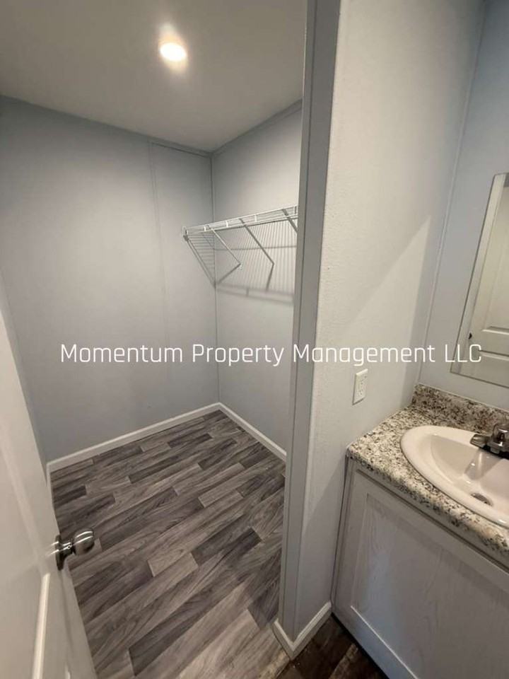 10704 Fran St - Photo 7 of 12