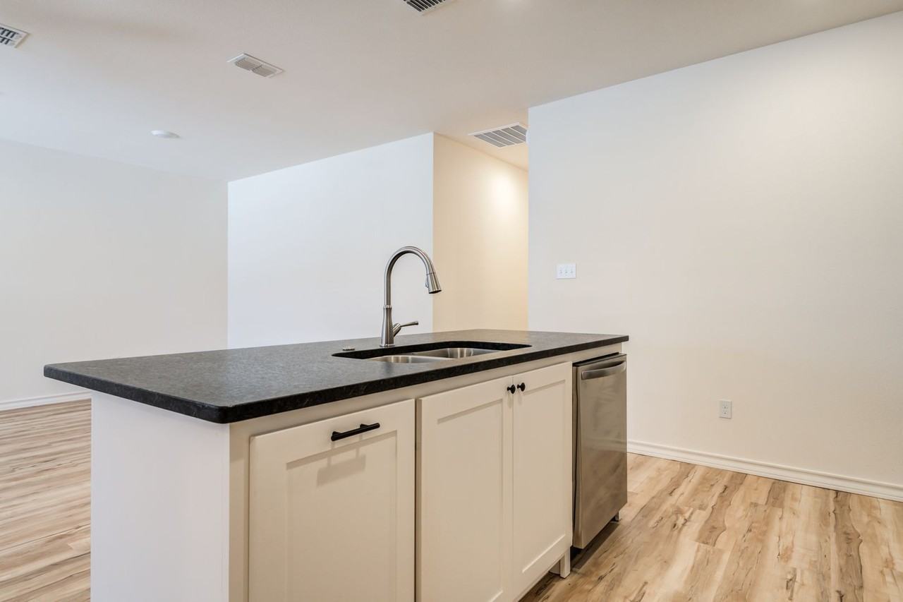 5829 Virginia Ave - Photo 7 of 22