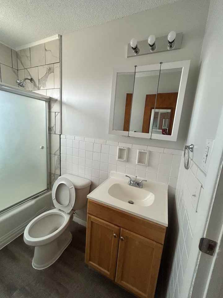 6101 W 25th St - Photo 2 of 17