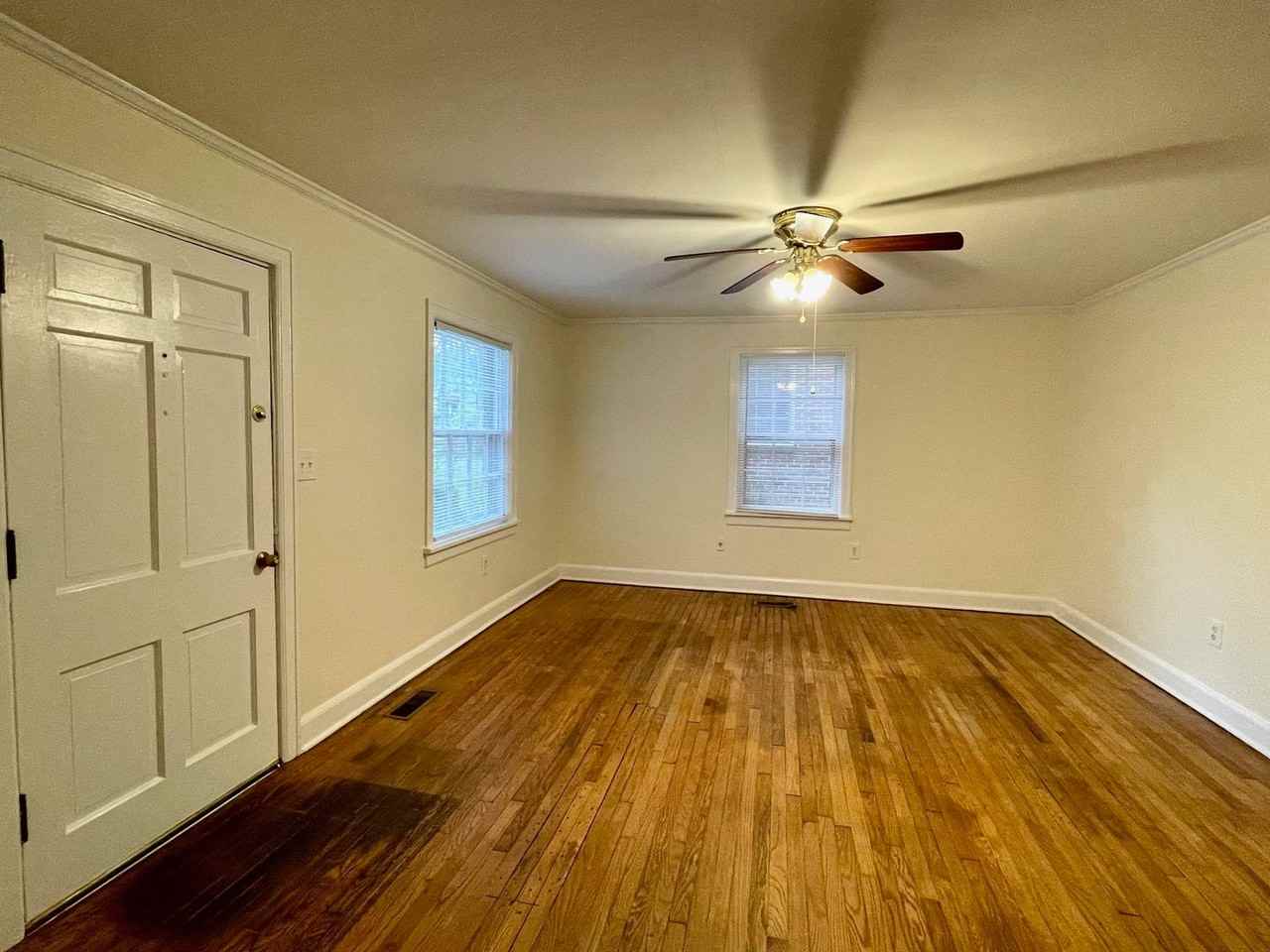 315 Park Ave - Photo 6 of 7