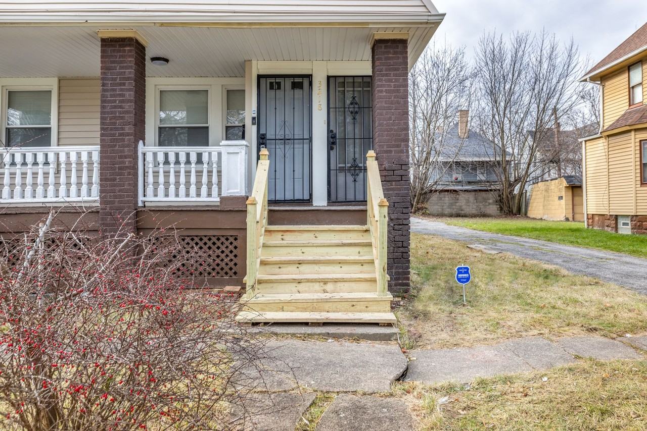 3218 E 117th St - Photo 2 of 12