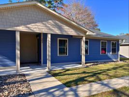 featured image of 203 Fox Ln