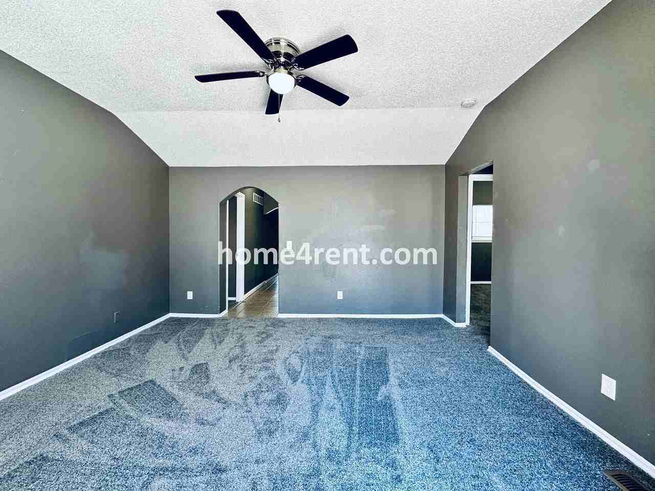 220 N Walnut St - Photo 6 of 34