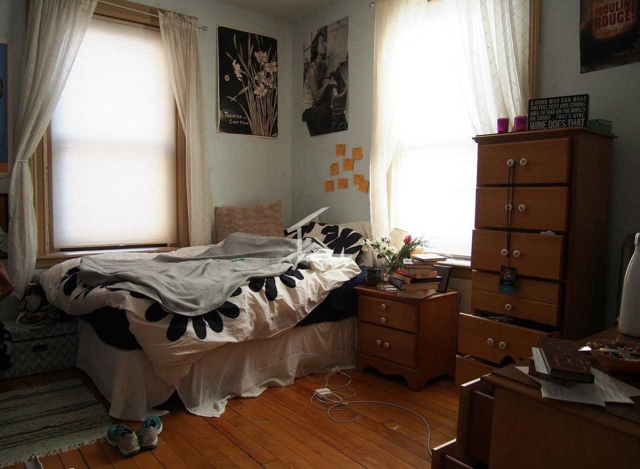 18 Glenville Ave - Photo 4 of 8