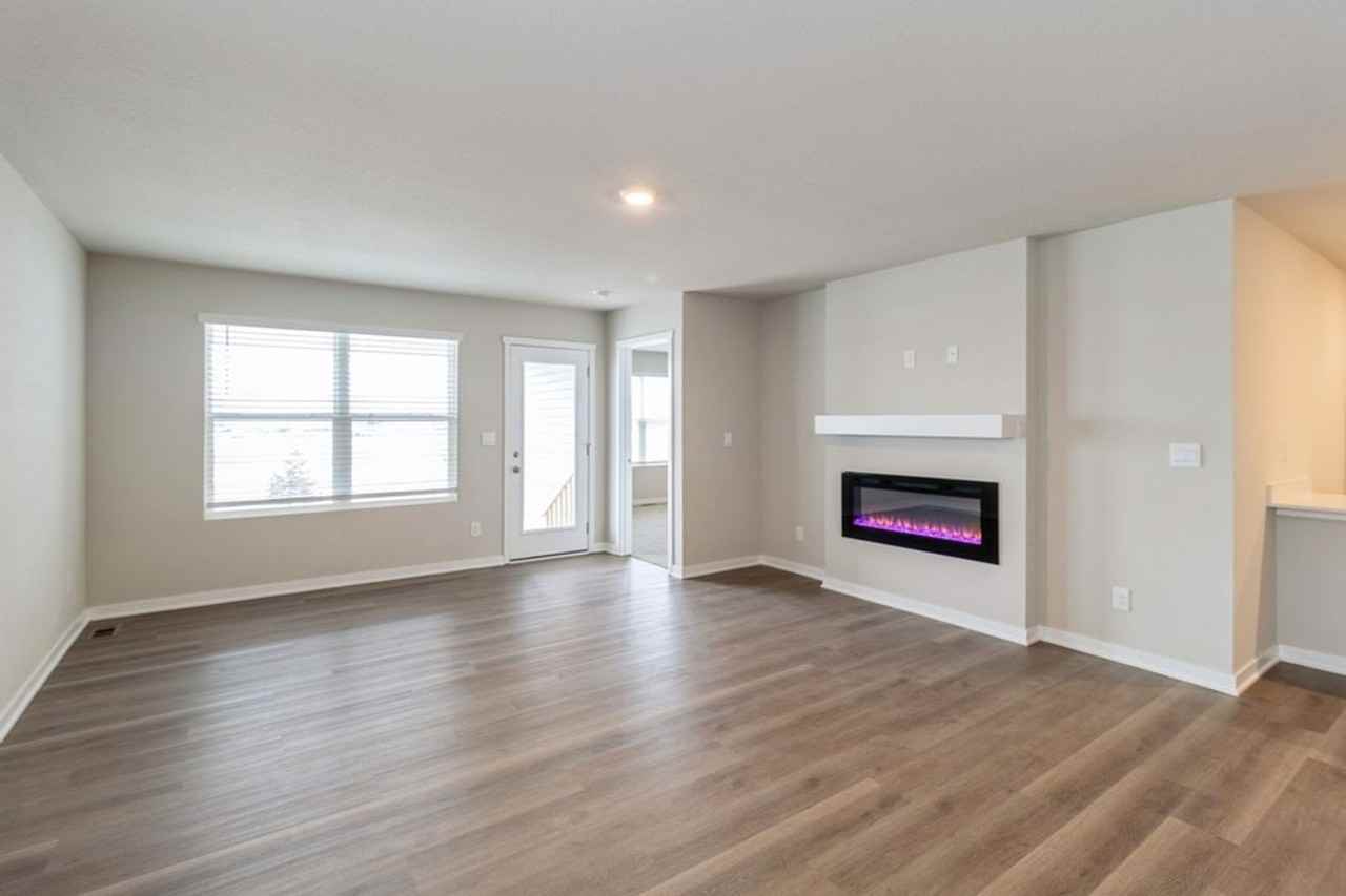 1227 Nw Williamsburg Ln - Photo 2 of 15