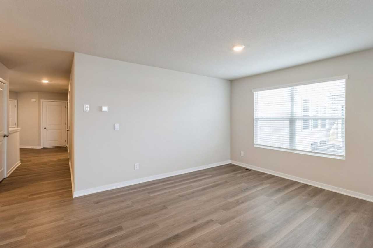 1227 Nw Williamsburg Ln - Photo 3 of 15