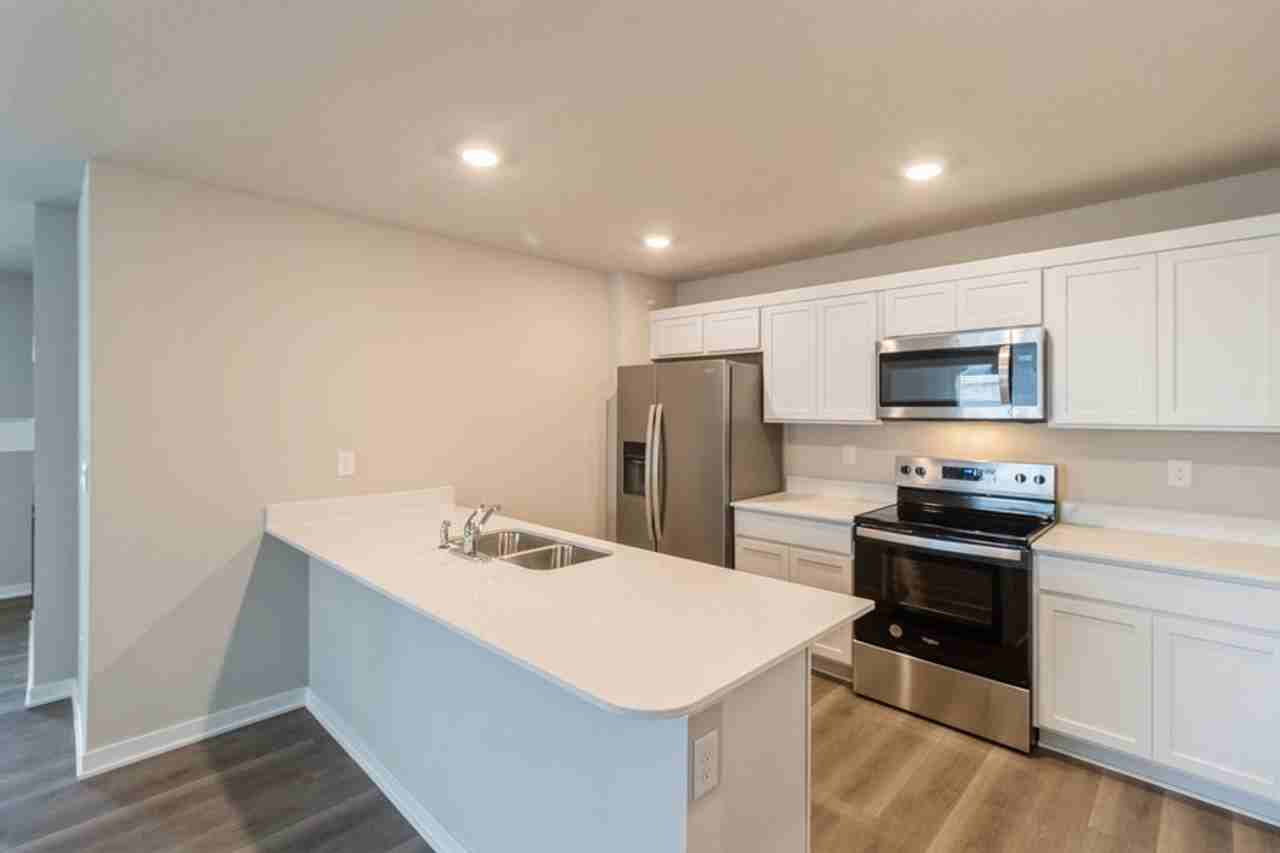 1227 Nw Williamsburg Ln - Photo 4 of 15