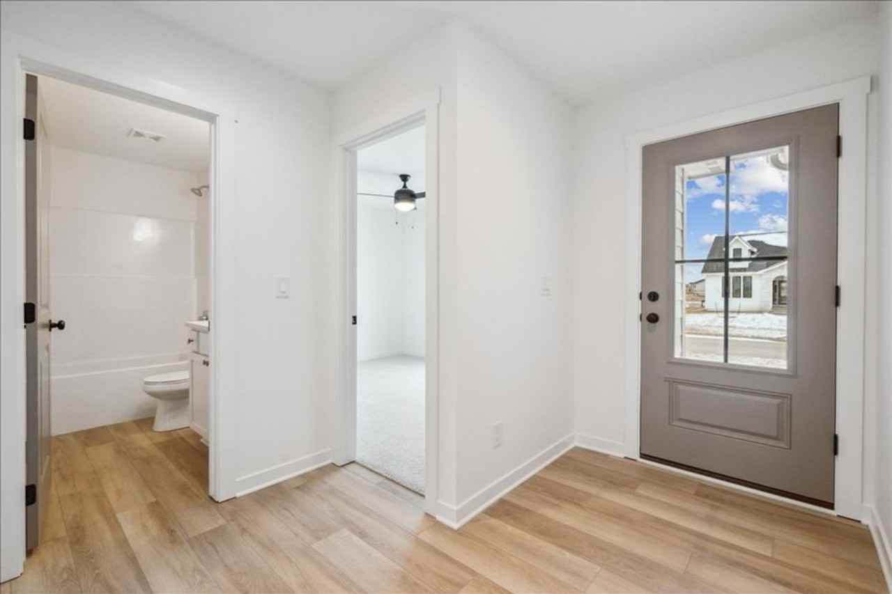 4604 Nw 17th St - Photo 2 of 27