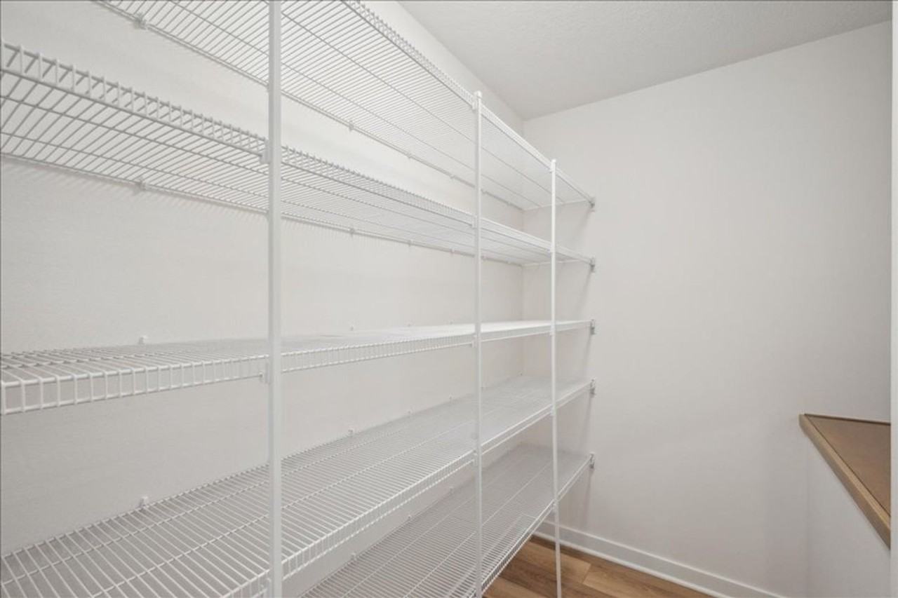 4604 Nw 17th St - Photo 7 of 27