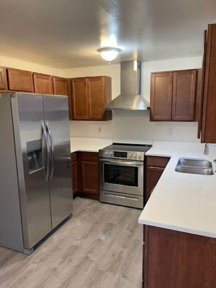 1710 E Sanson Ave - Photo 4 of 17