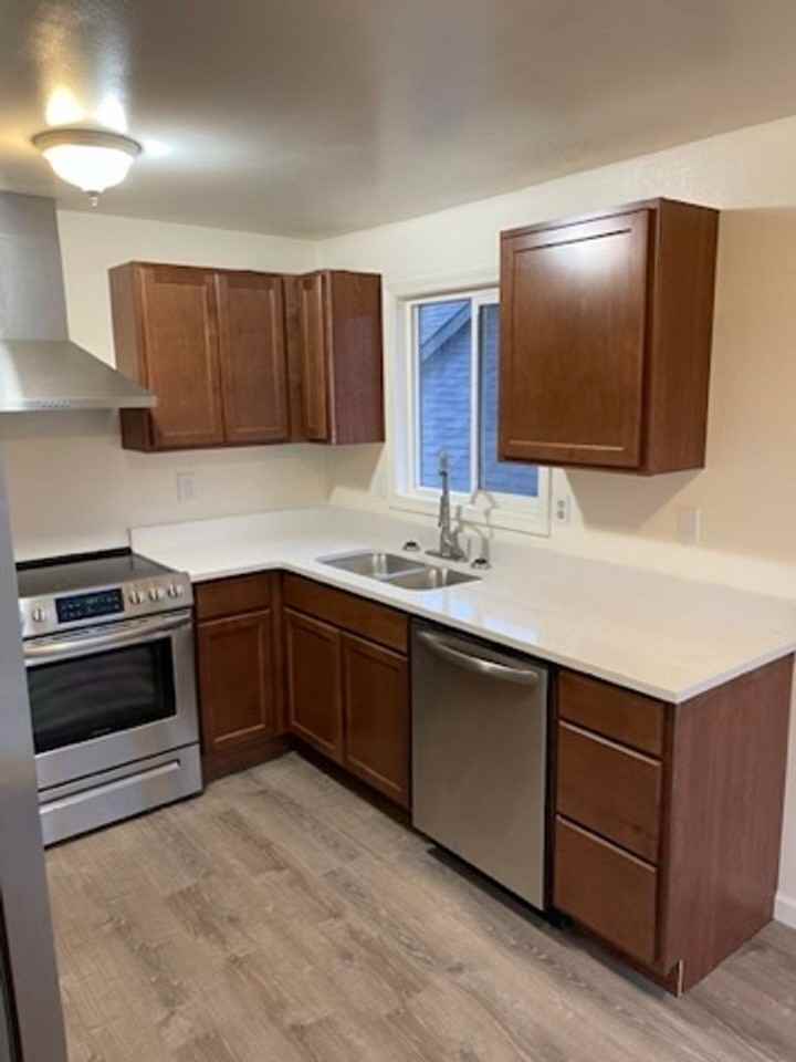 1710 E Sanson Ave - Photo 5 of 17