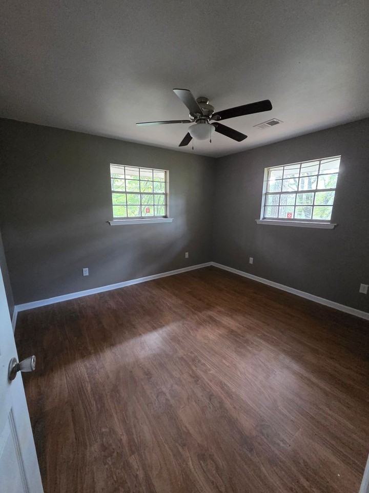 587 Bandy Ln - Photo 4 of 7