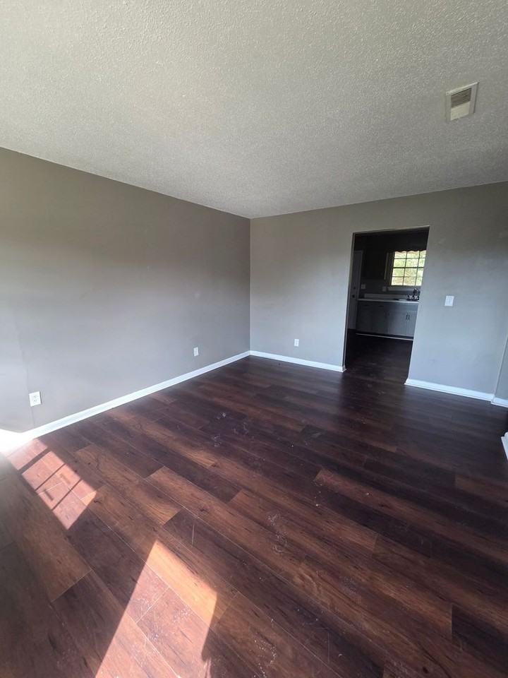 587 Bandy Ln - Photo 6 of 7