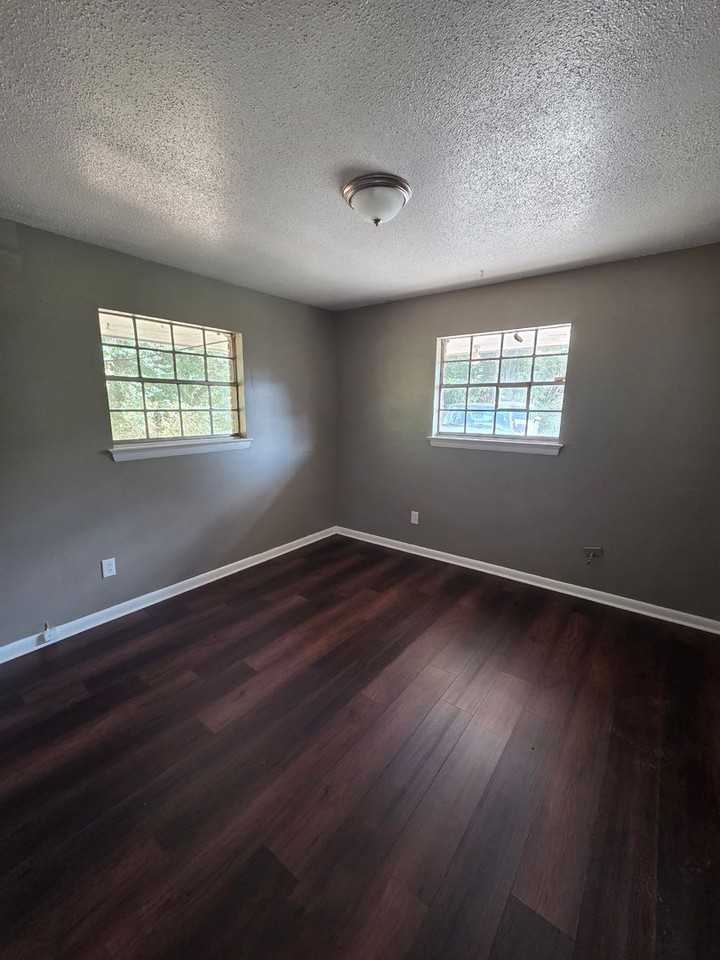 587 Bandy Ln - Photo 7 of 7