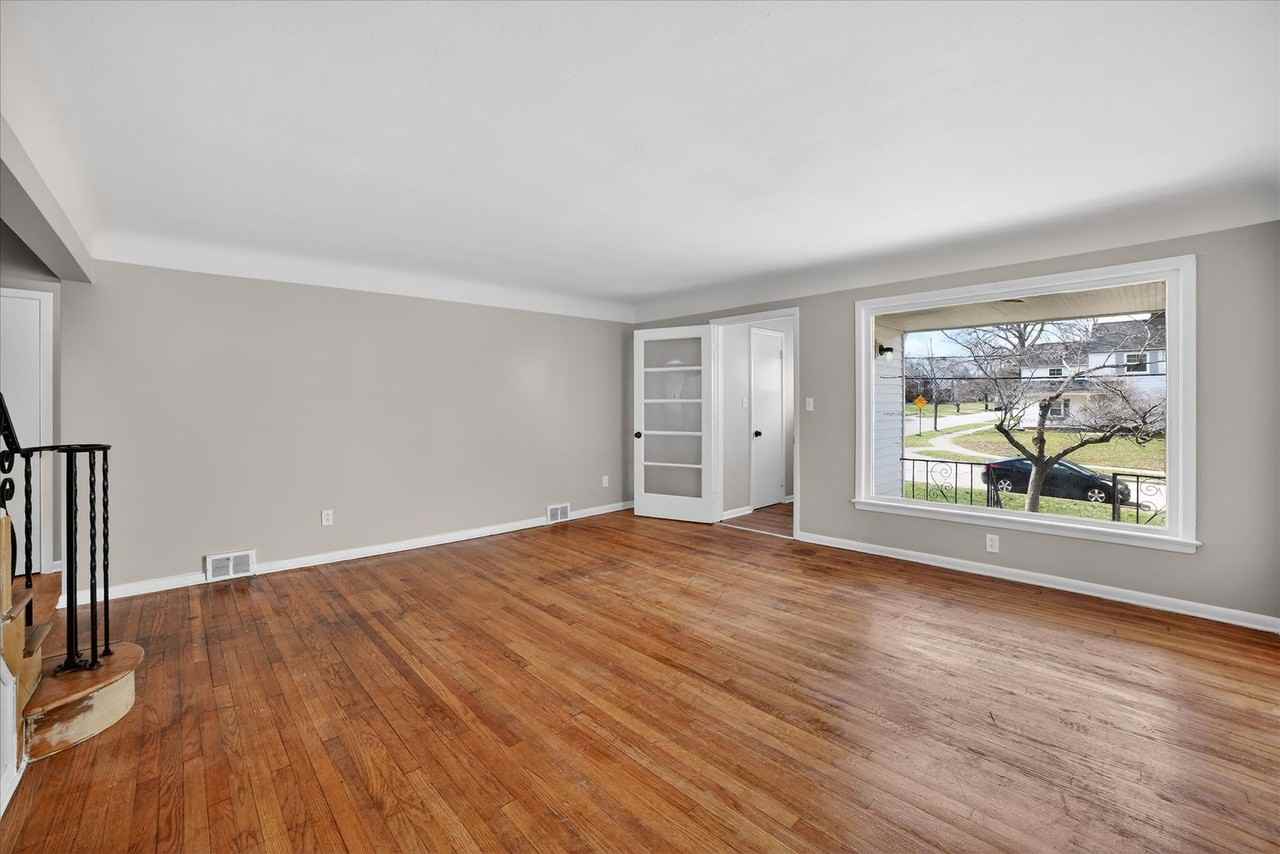 1851 Beverly Hills Dr - Photo 3 of 28