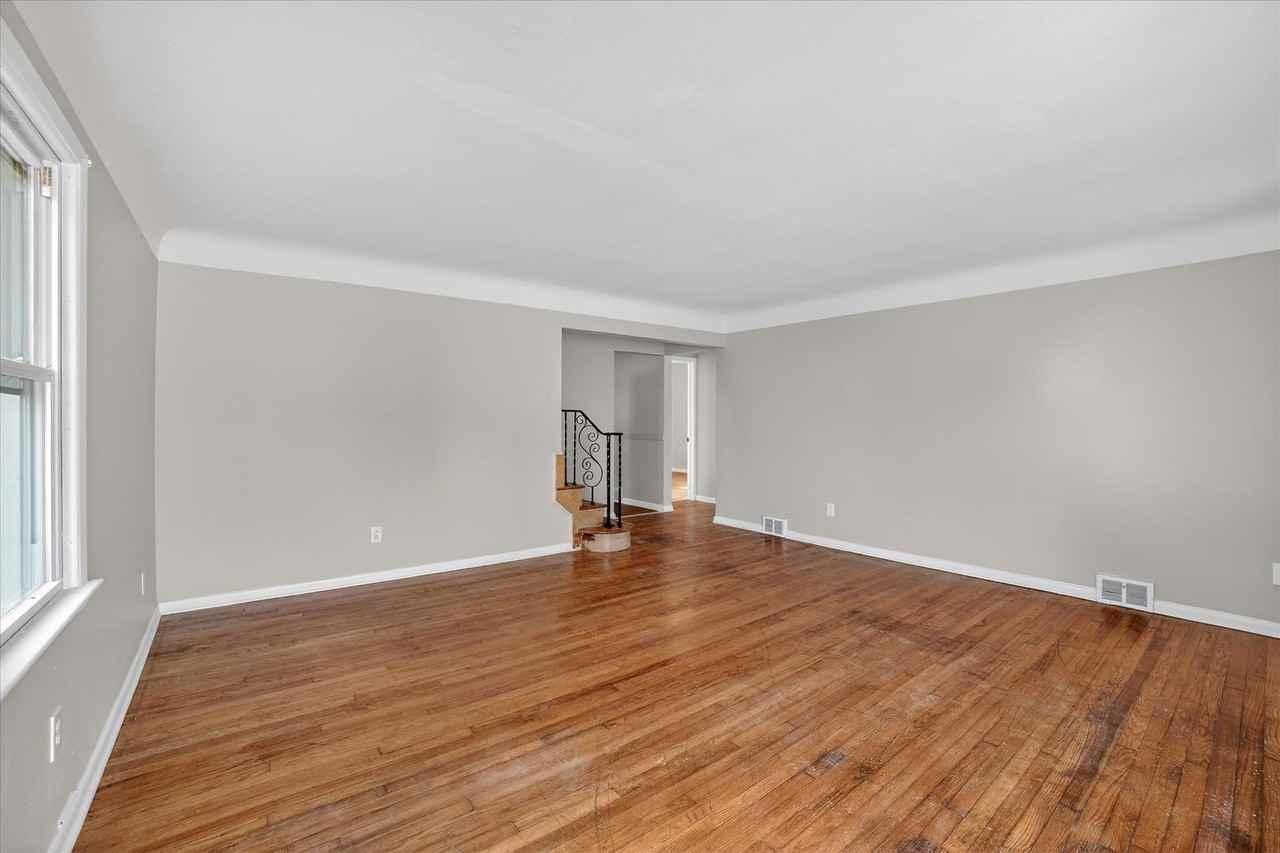 1851 Beverly Hills Dr - Photo 4 of 28