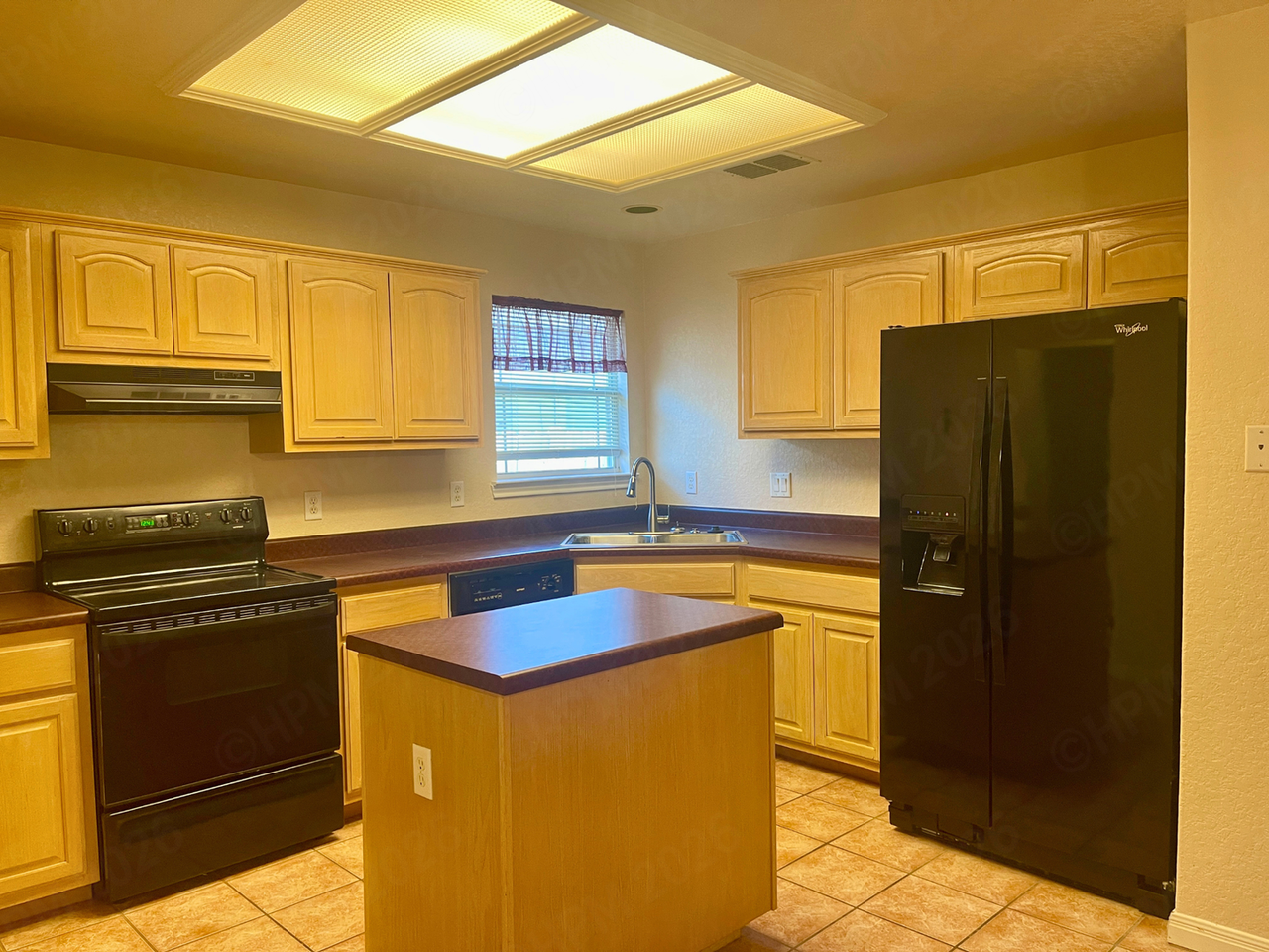 131 La Garde St - Photo 7 of 15