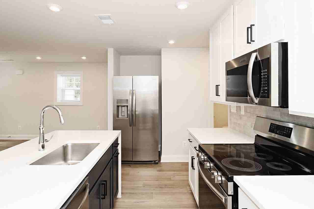 2213 Leeham St #B - Photo 4 of 11