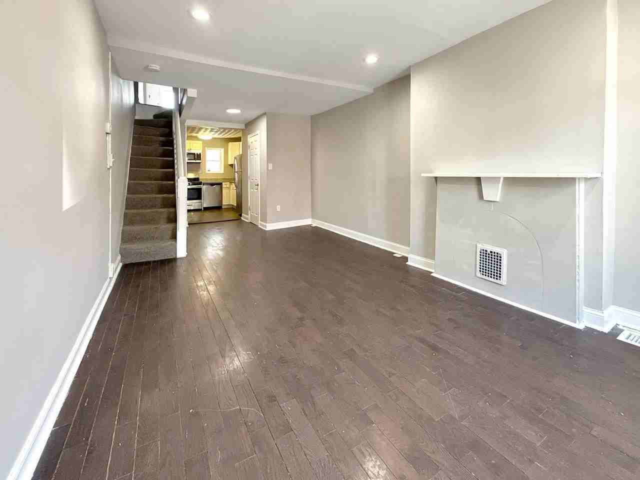 1163 Cleveland St - Photo 3 of 19