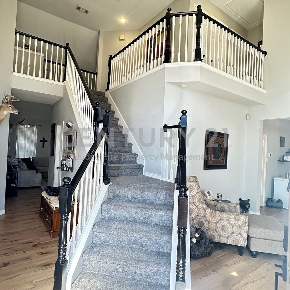 4745 Great Divide Dr - Photo 2 of 15