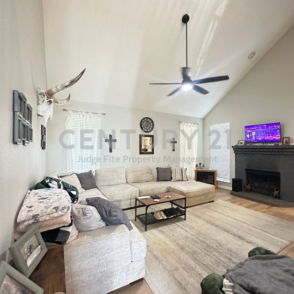 4745 Great Divide Dr - Photo 6 of 15