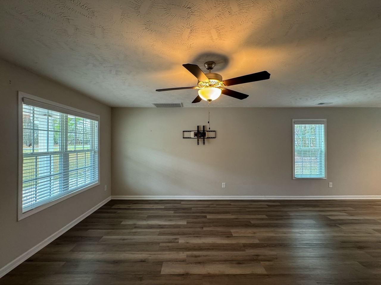 761 Sunset Lake Rd - Photo 4 of 26