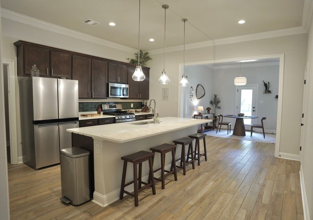 223 Saint Edmunds Way - Photo 2 of 9