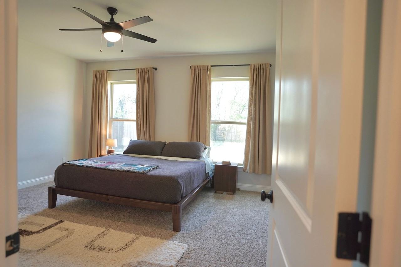 223 Saint Edmunds Way - Photo 6 of 9