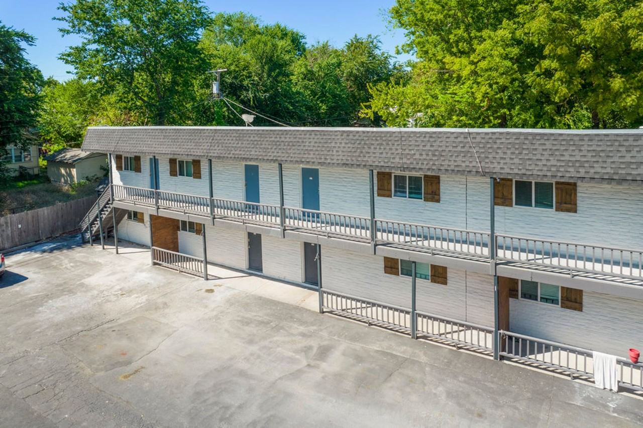 White Oaks Apartments - Photo 6 of 7