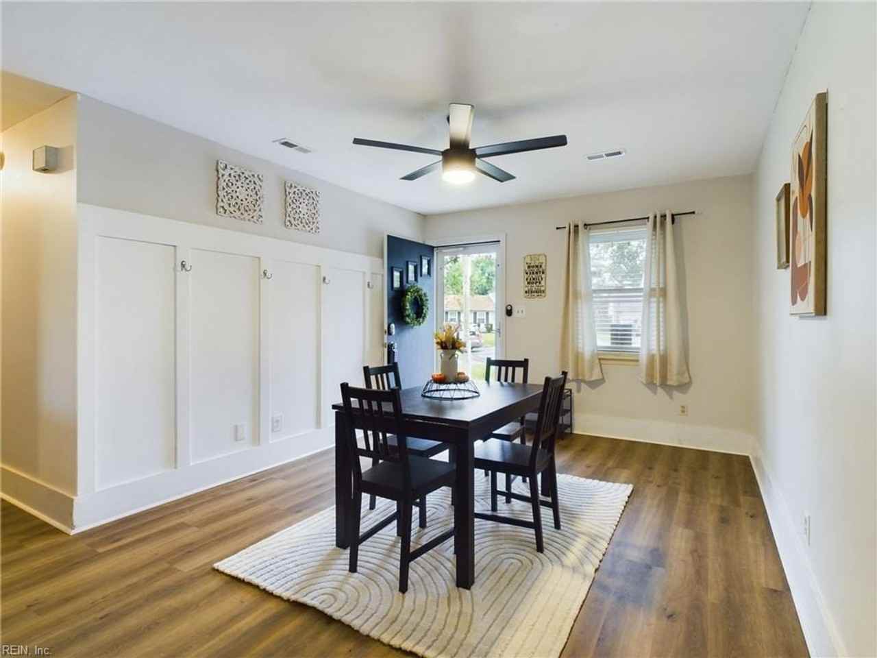 1320 Pierside Ct - Photo 3 of 24