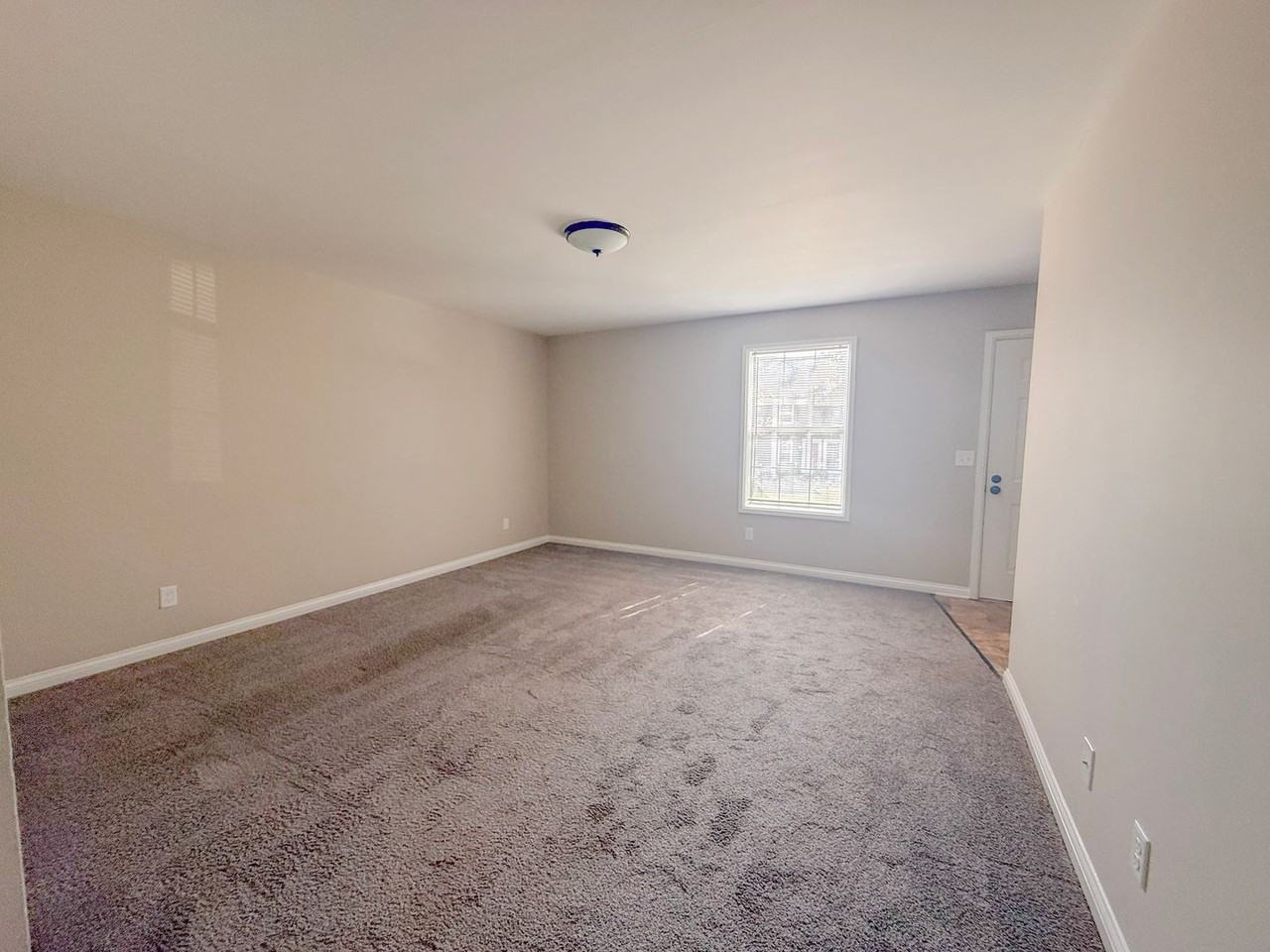 42 Eastgate Cir - Photo 6 of 28