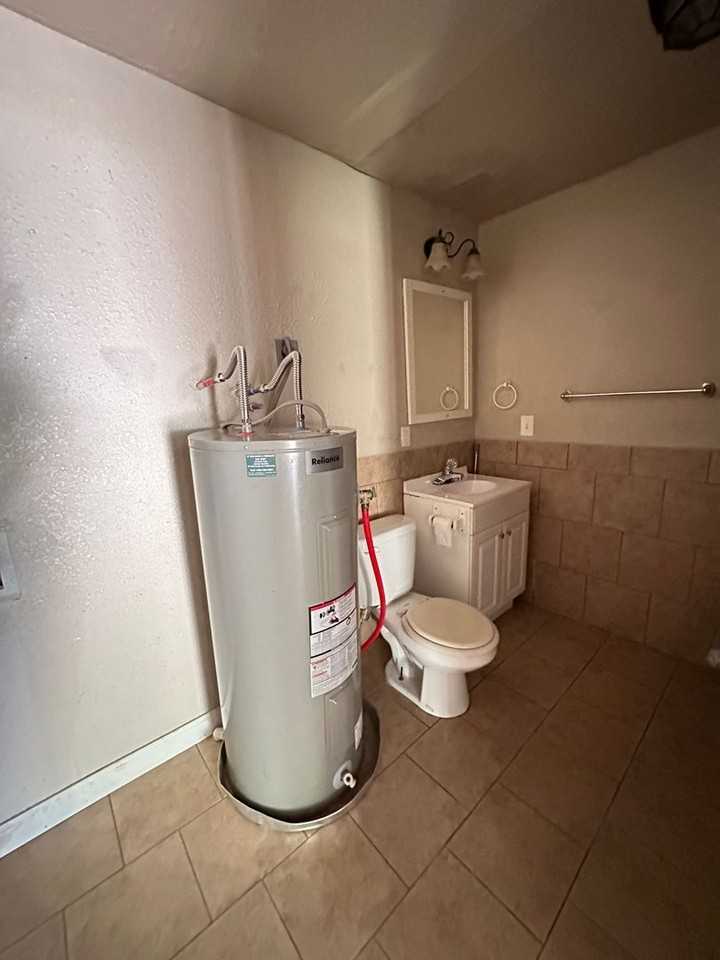 421 Poplar St - Photo 5 of 5