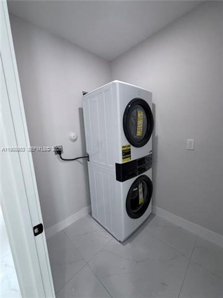 12330 Sw 219th St - Photo 5 of 14