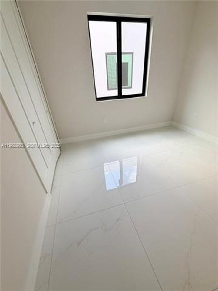 12330 Sw 219th St - Photo 6 of 14