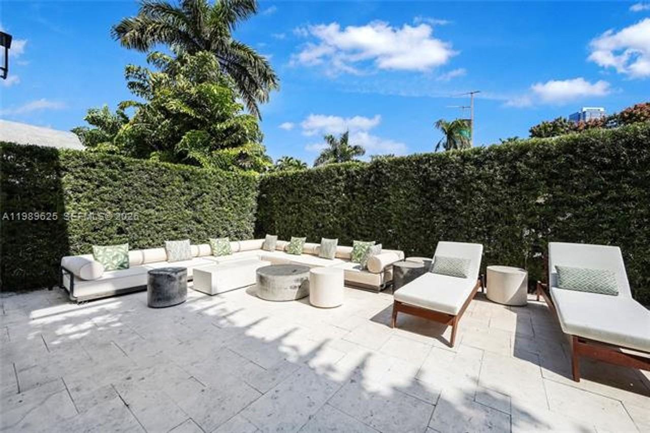 1898 S Miami Ave - Photo 3 of 50