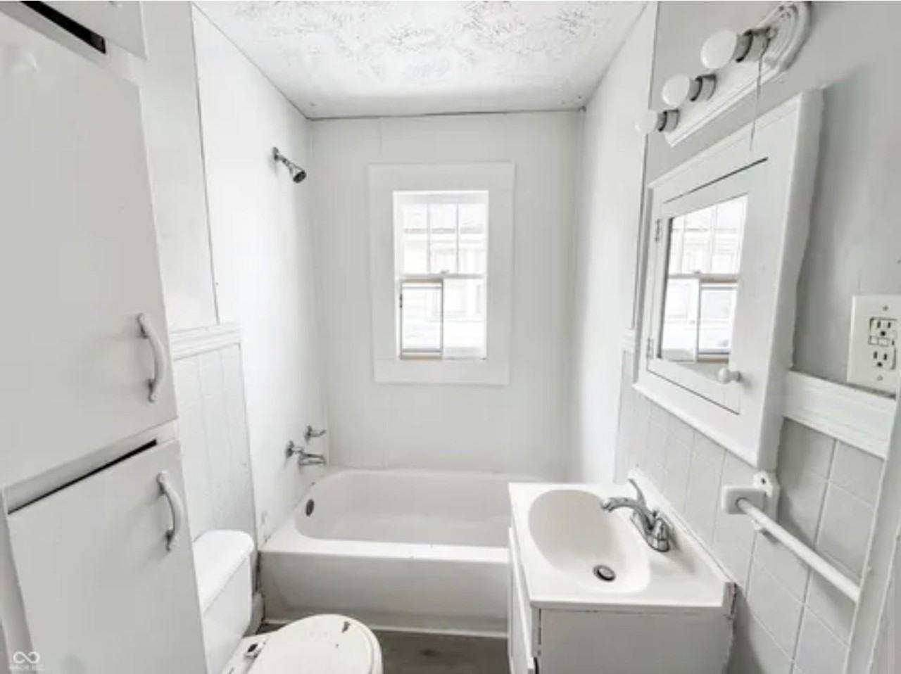 2626 Morton St - Photo 2 of 8