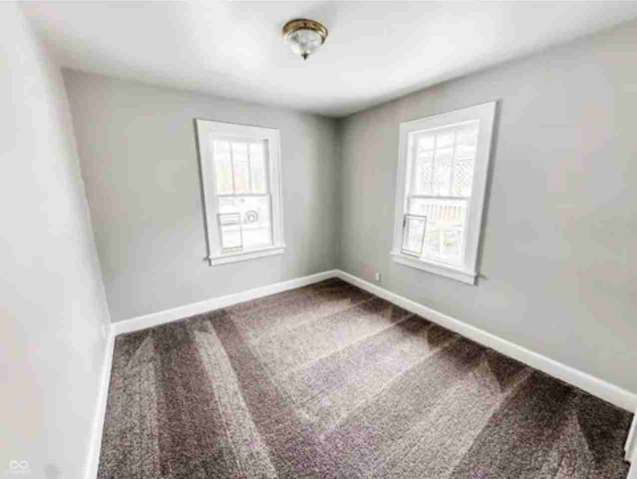 2626 Morton St - Photo 5 of 8