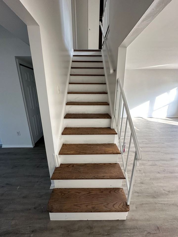 4 Roanoke Ct - Photo 4 of 23