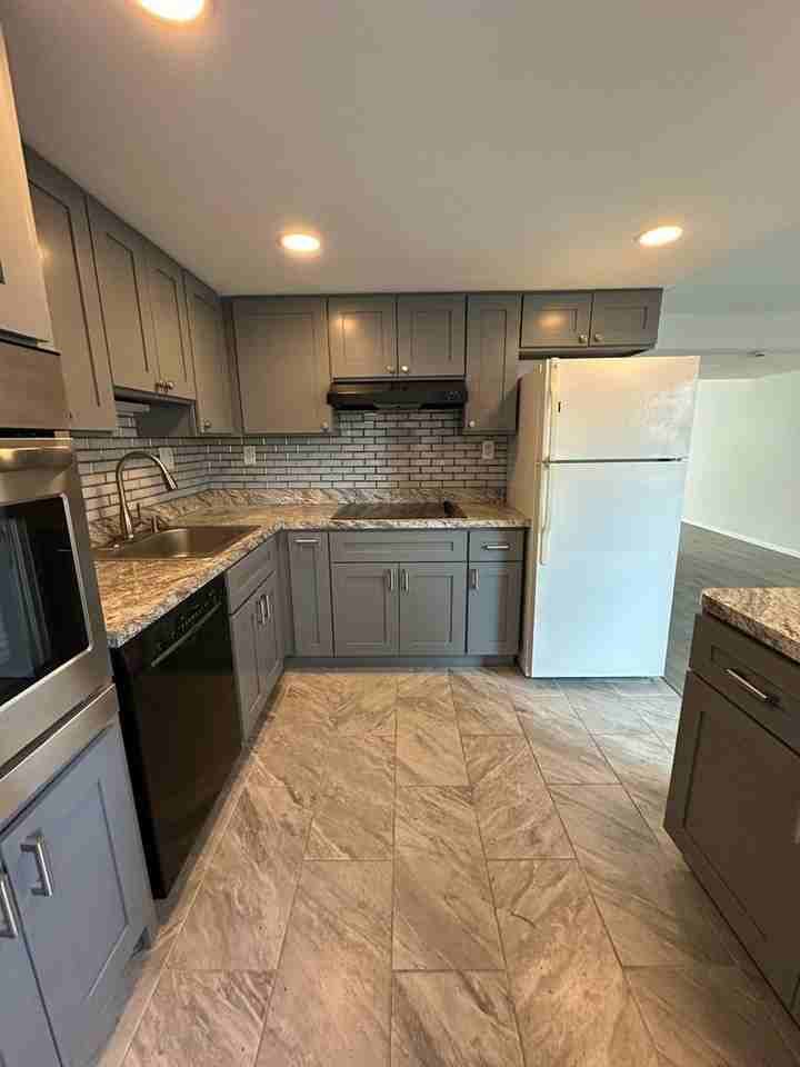 4 Roanoke Ct - Photo 7 of 23