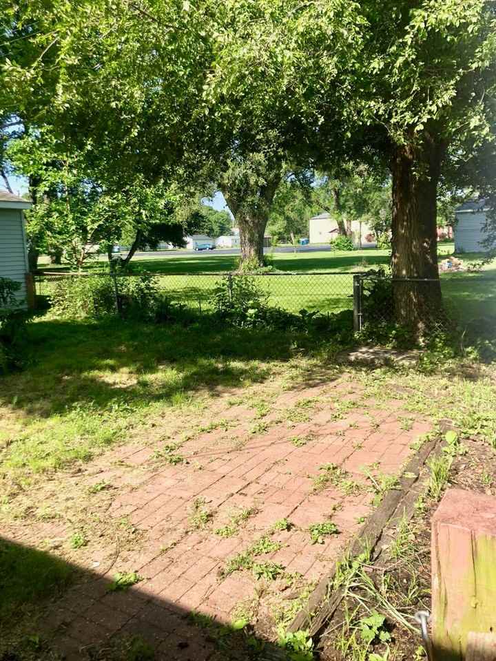 729 Saint Marys Ave - Photo 3 of 12