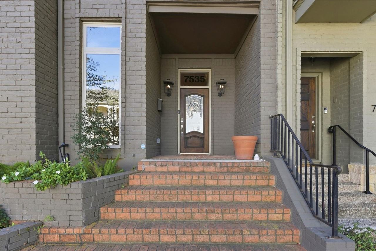 7535 Olympia Dr - Photo 2 of 34