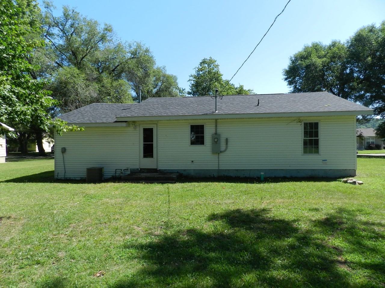 204 Dyer St - Photo 2 of 20