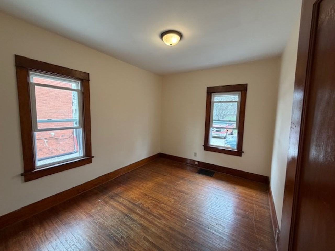135 W Locust St - Photo 3 of 12