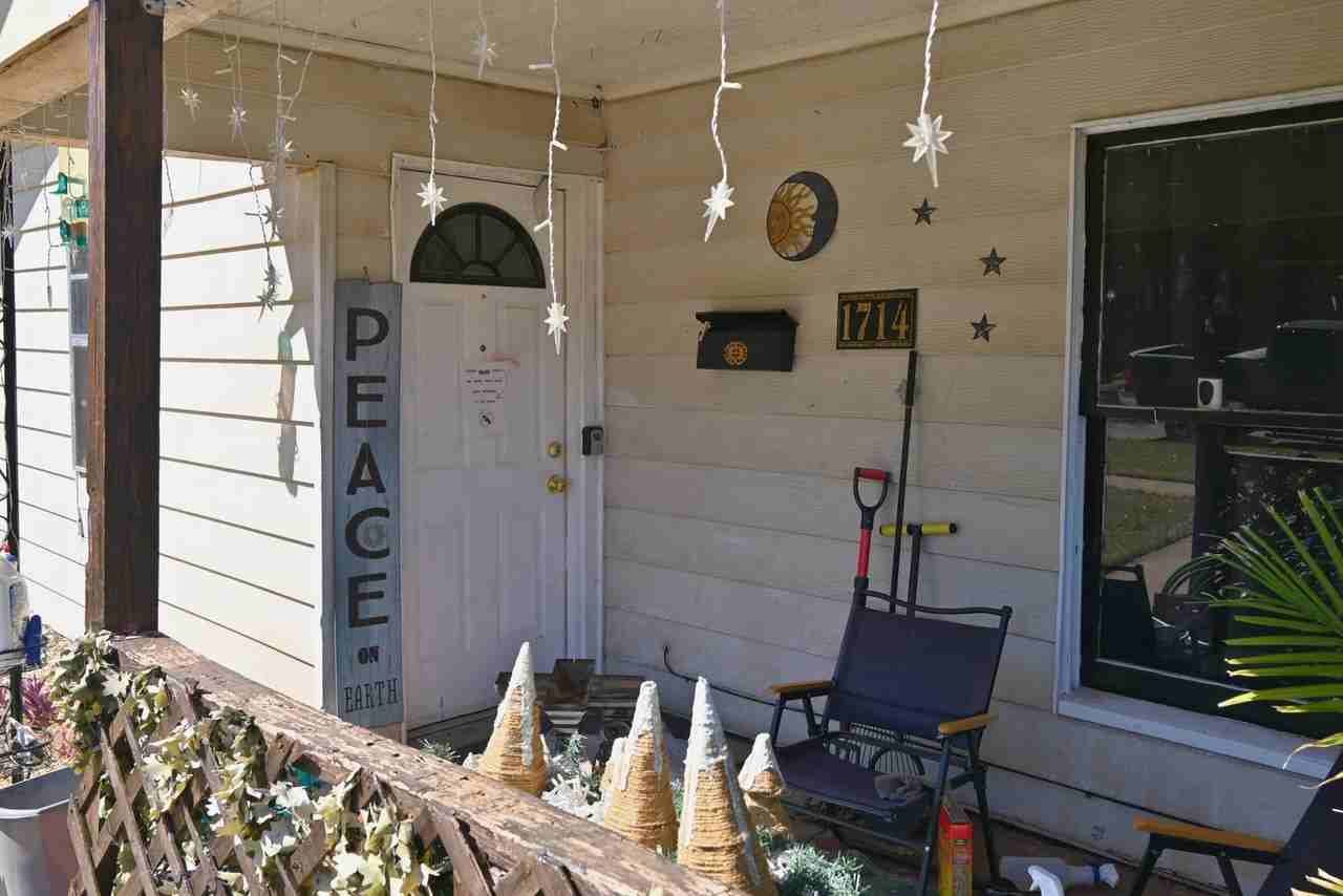 1714 7th St - Photo 2 of 31