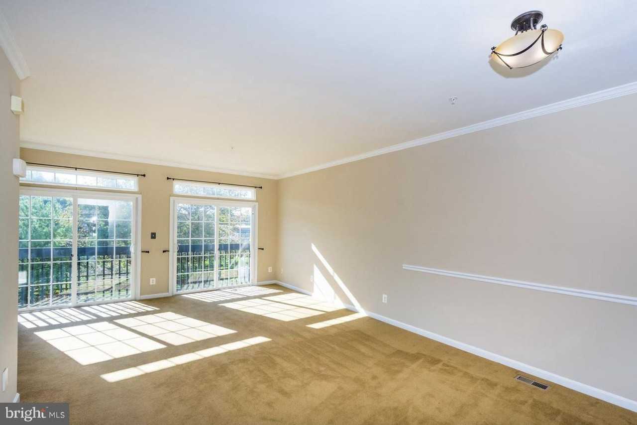 1693 Mohegan Dr - Photo 2 of 19