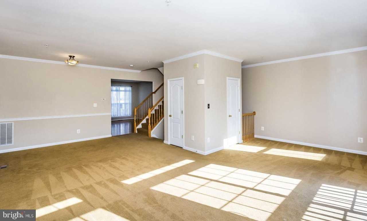 1693 Mohegan Dr - Photo 3 of 19