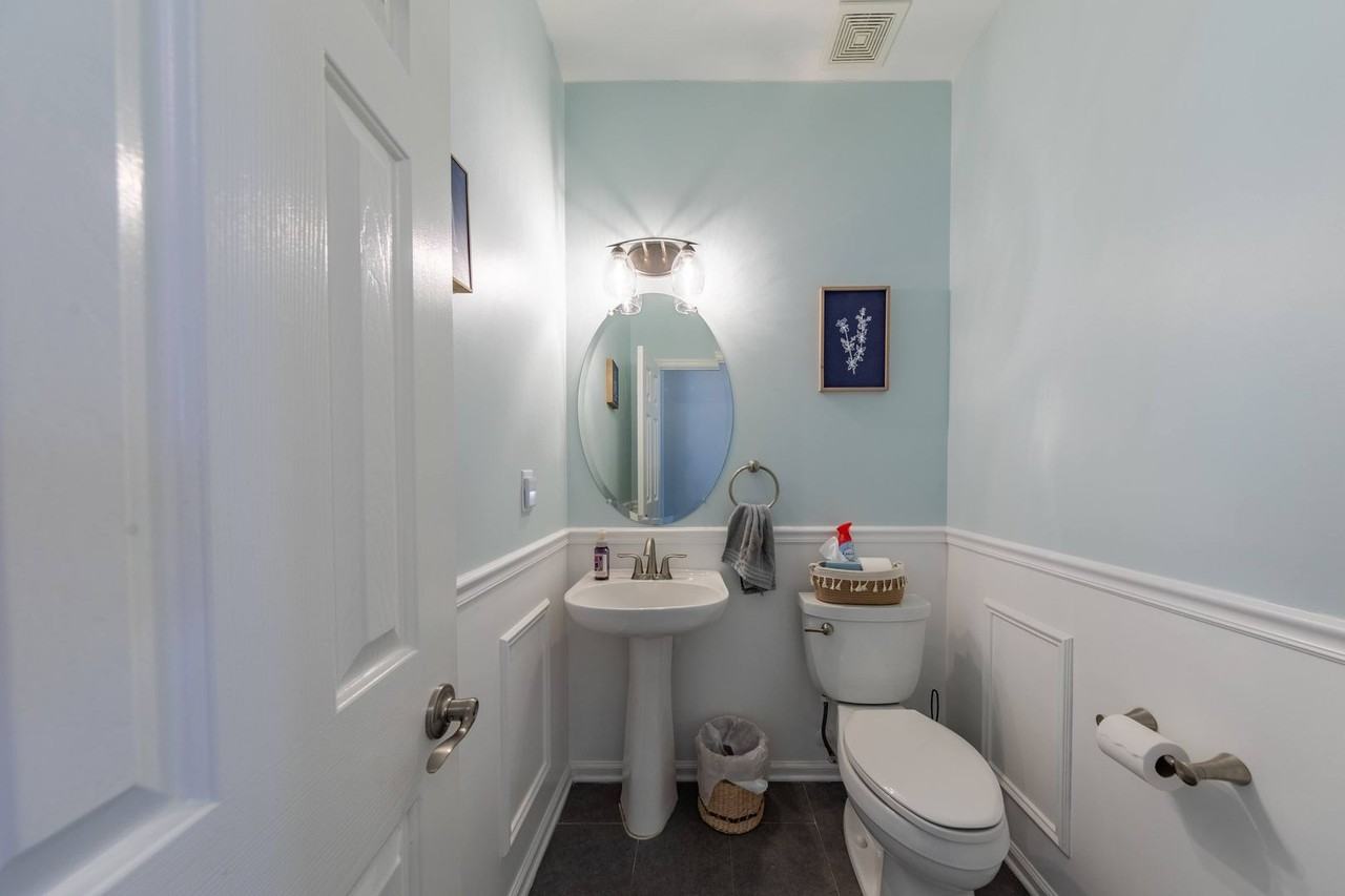 4724 Regents Park - Photo 4 of 16