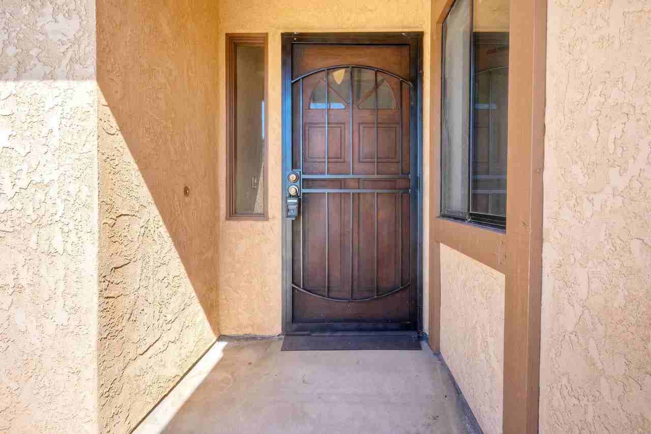 522 Felicia Ln - Photo 3 of 27