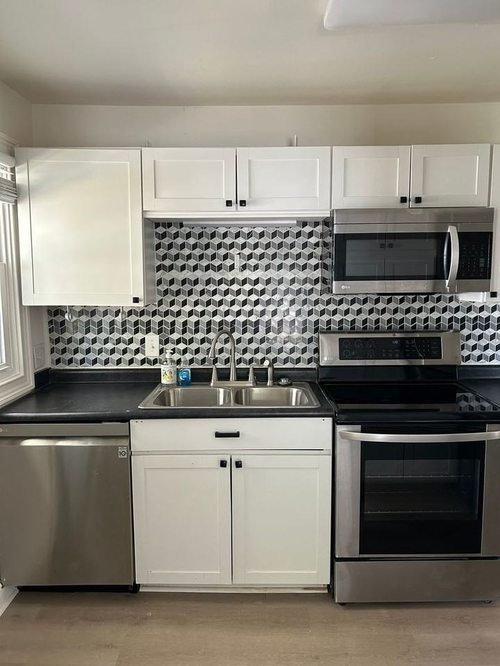 609 Center St - Photo 4 of 23