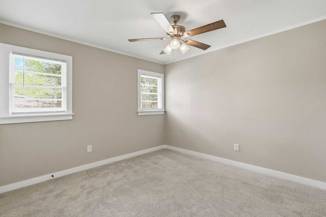 786 S 6th St - Photo 4 of 20